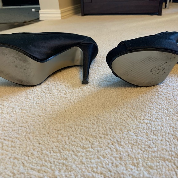 Red Carpet Collection Women’s Dress Shoes - Picture 4 of 7